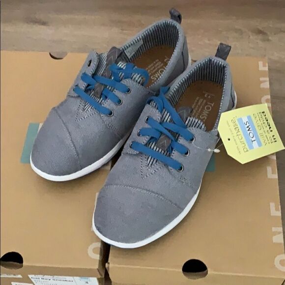 🎉Last Price 🎉Boy Toms sneaker 👟 - Picture 1 of 8